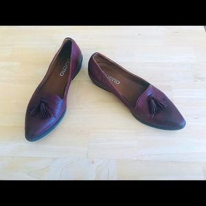 Burgundy loafers w/ tassles